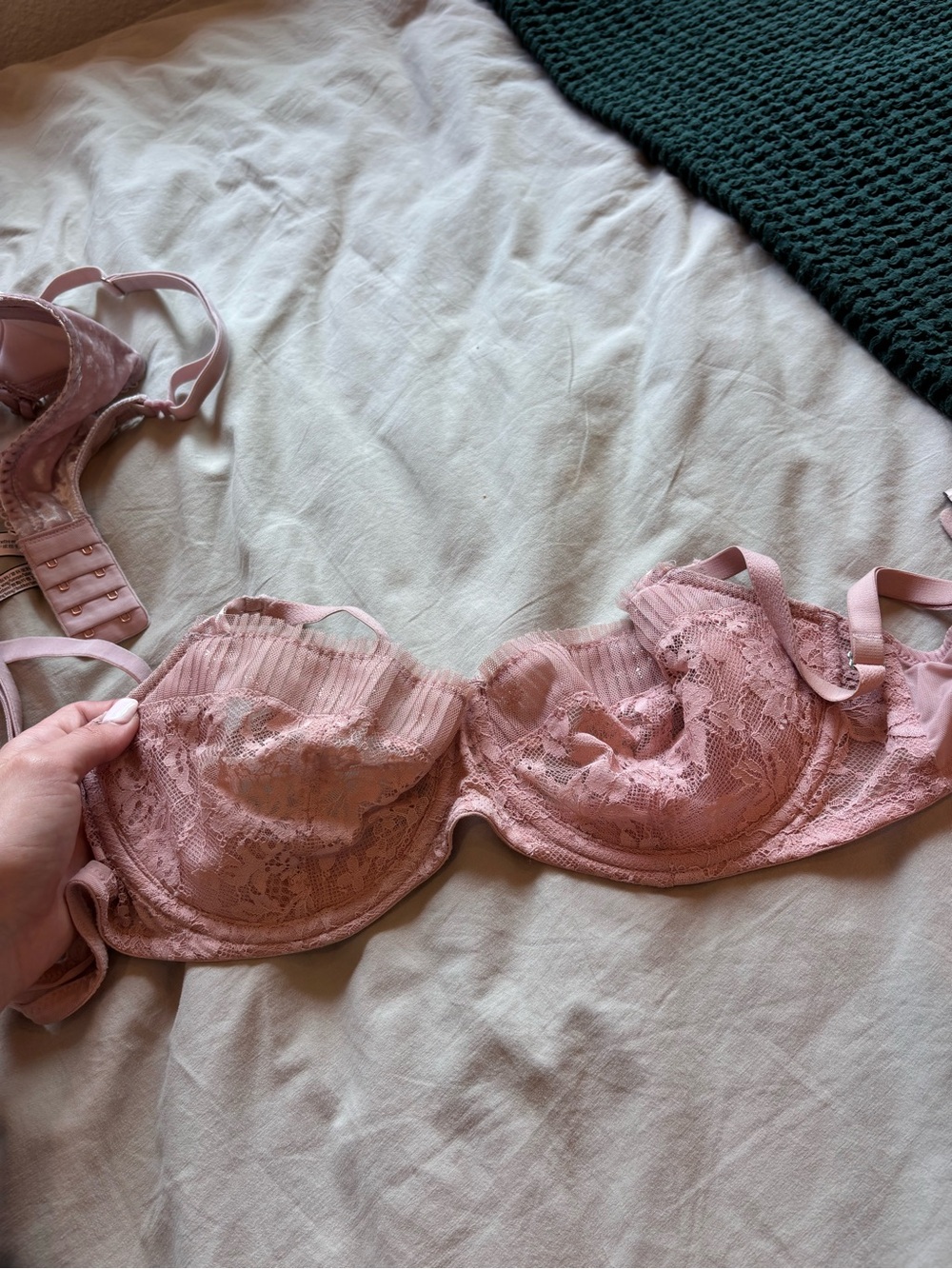Victoria’s Secret 32ddd unlined balconette bra